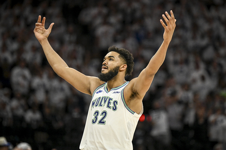 孟菲斯灰熊训练开放日，国际比赛日回应争议引欢呼，NBA季后赛在即，心理建设被强调的简单介绍